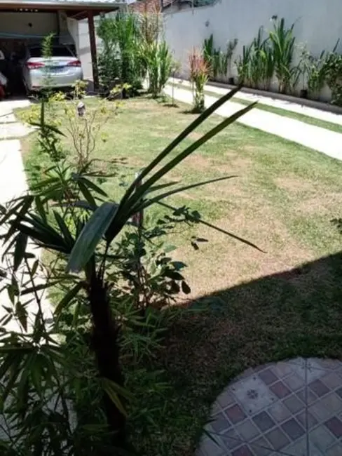 Foto 8 de Casa com 3 quartos à venda, 200m2 em Centro, Caraguatatuba - SP