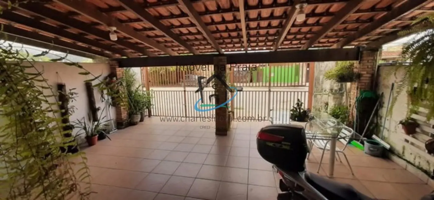 Foto 2 de Casa com 6 quartos à venda, 312m2 em Jardim Jaqueira, Caraguatatuba - SP