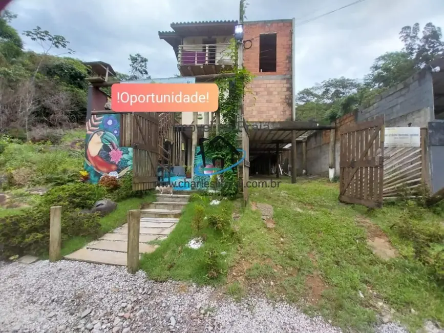 Foto 1 de Casa com 7 quartos à venda, 200m2 em Ubatuba - SP