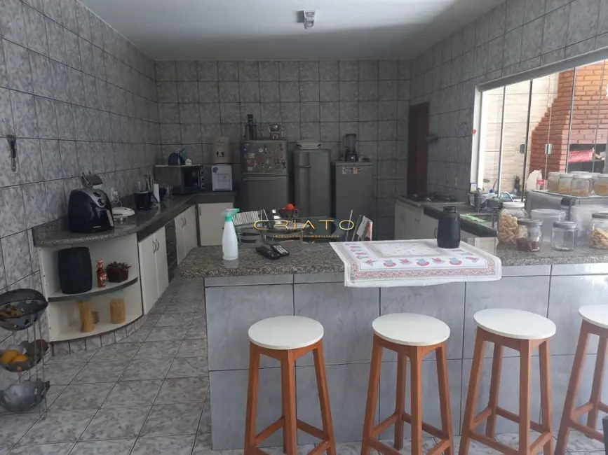 Foto 1 de Casa com 3 quartos à venda, 250m2 em Vila Santa Isabel, Anapolis - GO