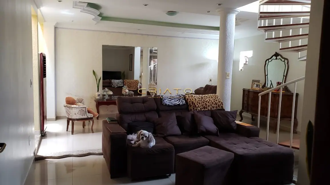 Foto 1 de Sobrado com 3 quartos à venda, 180m2 em Vila Jaiara, Anapolis - GO