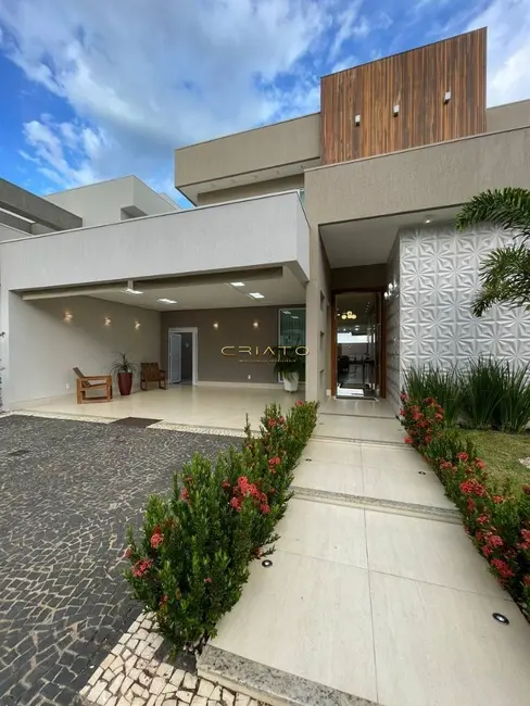 Foto 1 de Sobrado com 3 quartos à venda, 297m2 em Setor Bougainville, Anapolis - GO