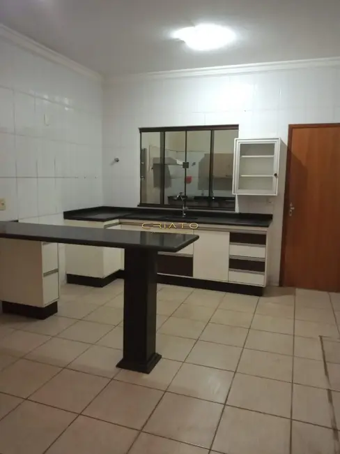 Foto 1 de Casa com 2 quartos à venda, 120m2 em Anapolis - GO