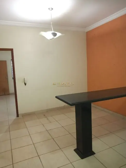 Foto 2 de Casa com 2 quartos à venda, 120m2 em Anapolis - GO