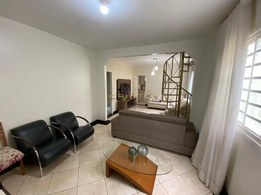 Foto 1 de Sobrado com 4 quartos à venda, 243m2 em Vila Santa Isabel, Anapolis - GO