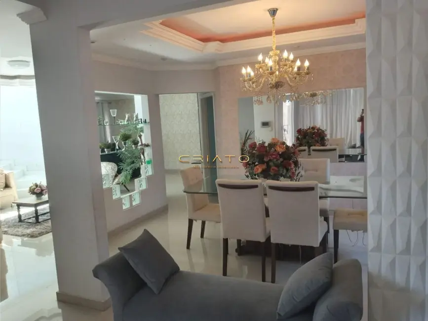 Foto 1 de Sobrado com 3 quartos à venda, 480m2 em Vila Santa Isabel, Anapolis - GO