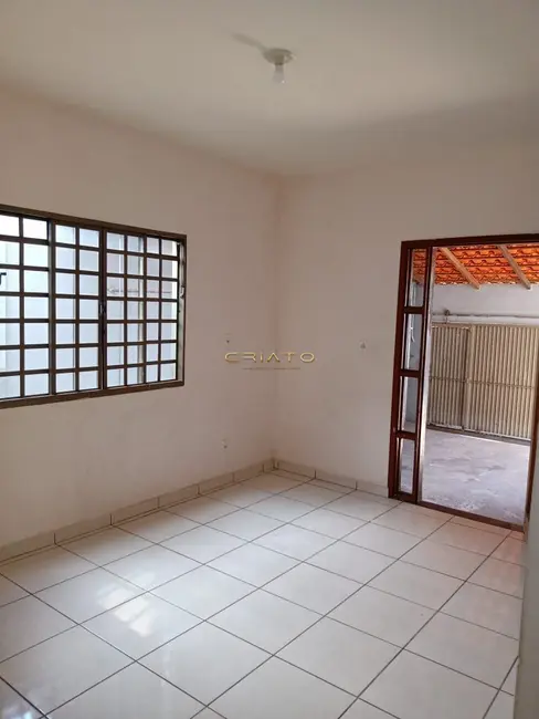 Casa com 3 quartos à venda, 110m2 em Vila Formosa, Anapolis - GO - imagem 1 Foto 1 de Casa com 3 quartos à venda, 110m2 em Vila Formosa, Anapolis - GO