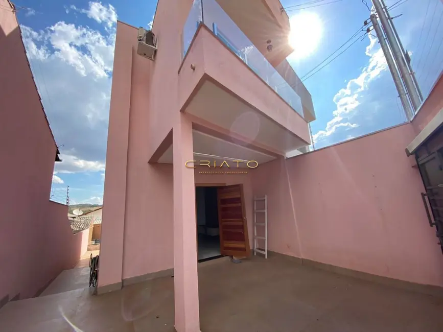 Foto 1 de Sobrado com 2 quartos à venda, 150m2 em Residencial Rio Jordão, Anapolis - GO