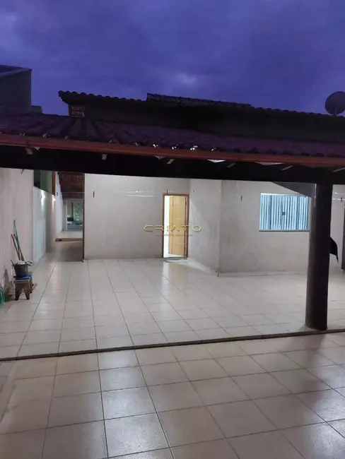 Foto 1 de Casa com 3 quartos à venda, 210m2 em Setor Bougainville, Anapolis - GO
