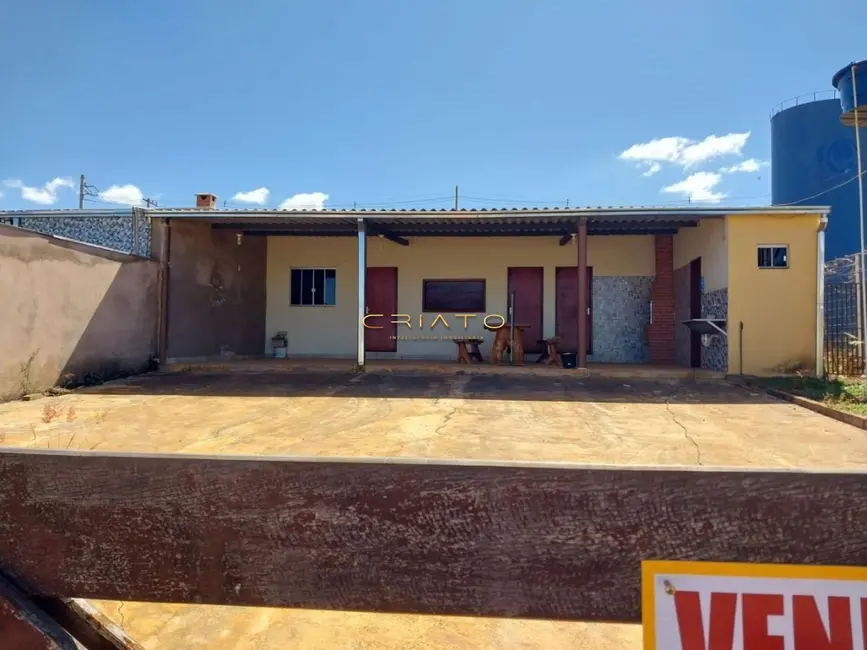 Foto 1 de Casa com 5 quartos à venda, 100m2 em Abadiania - GO