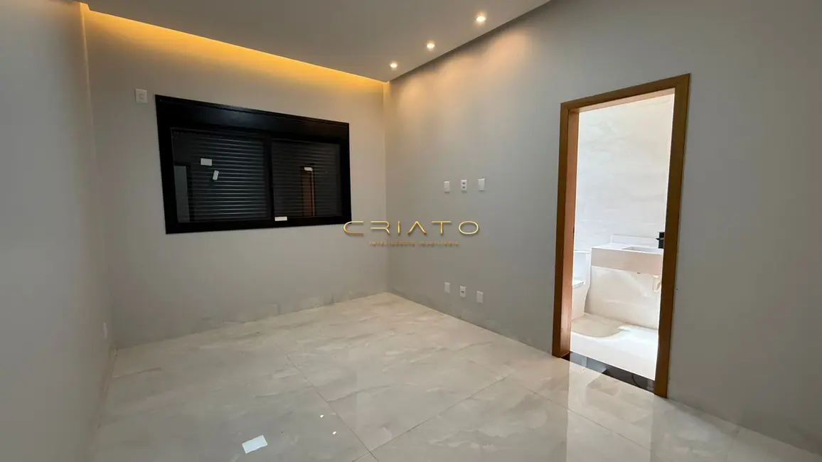 Casa com 4 quartos à venda, 268m2 em Anapolis - GO - imagem 5 Foto 5 de Casa com 4 quartos à venda, 268m2 em Anapolis - GO