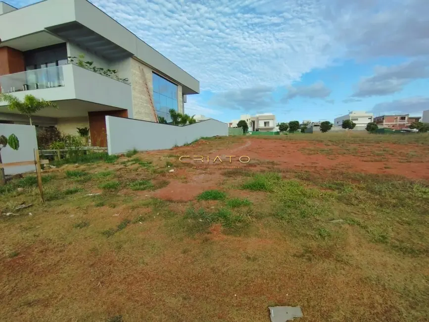 Foto 1 de Terreno / Lote à venda, 432m2 em Anapolis - GO