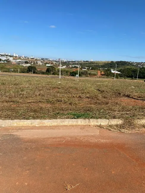 Foto 2 de Terreno / Lote à venda, 300m2 em Anapolis - GO