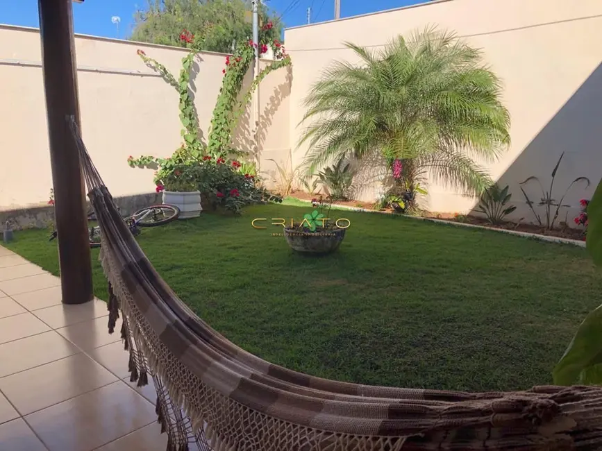 Casa com 3 quartos à venda, 128m2 em Vila João Luiz de Oliveira, Anapolis - GO - imagem 1 Foto 1 de Casa com 3 quartos à venda, 128m2 em Vila João Luiz de Oliveira, Anapolis - GO