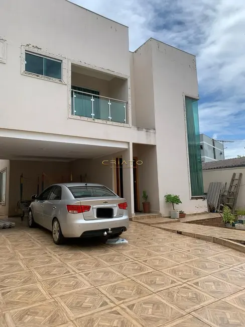 Foto 1 de Sobrado com 3 quartos à venda, 474m2 em Maracanã, Anapolis - GO