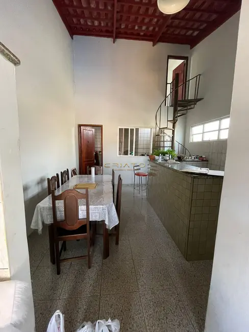 Foto 2 de Casa com 3 quartos à venda, 170m2 em Vila Santa Isabel, Anapolis - GO