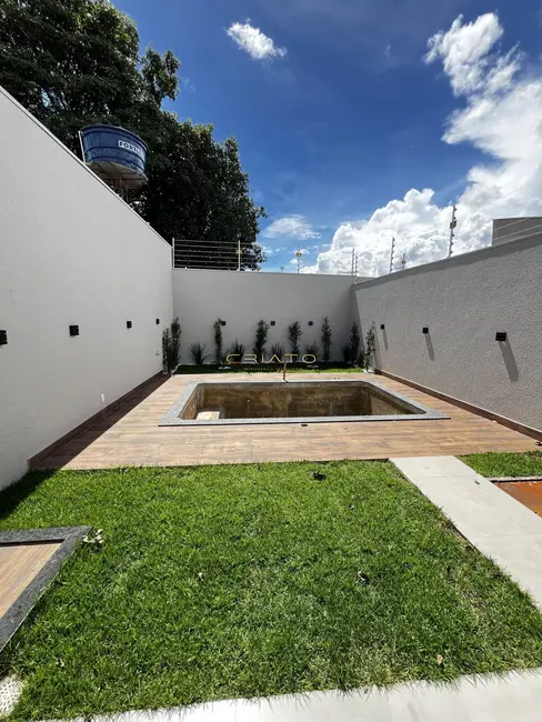 Foto 1 de Casa com 3 quartos à venda, 200m2 em Itamaraty 4ª Etapa, Anapolis - GO