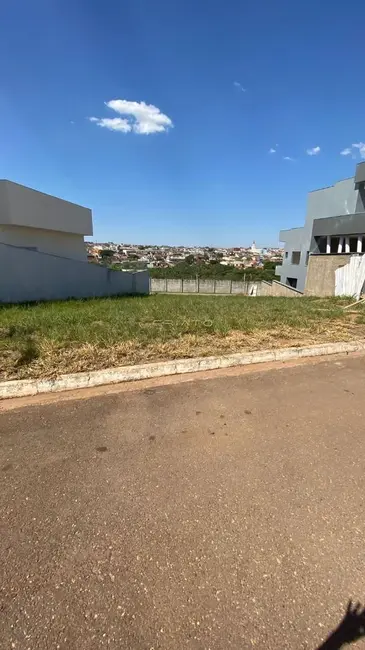 Foto 1 de Terreno / Lote à venda, 427m2 em Condomínio Residencial Belas Artes, Anapolis - GO