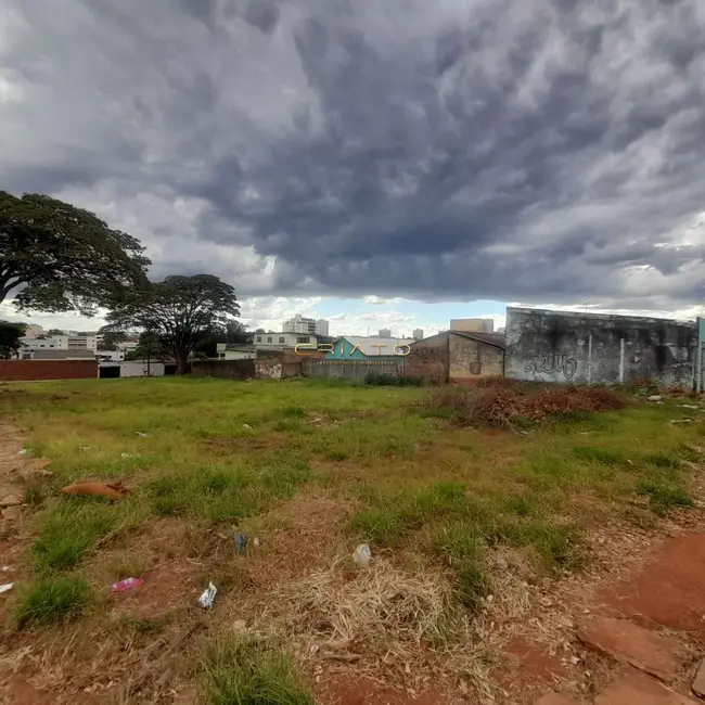 Foto 1 de Terreno / Lote à venda, 1200m2 em Vila Goiás, Anapolis - GO