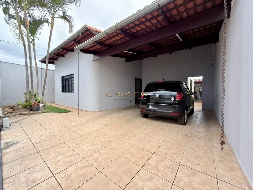 Foto 2 de Sobrado com 4 quartos para alugar, 215m2 em Alvorada, Anapolis - GO