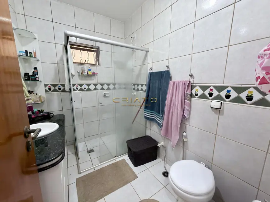 Foto 7 de Sobrado com 4 quartos para alugar, 215m2 em Alvorada, Anapolis - GO