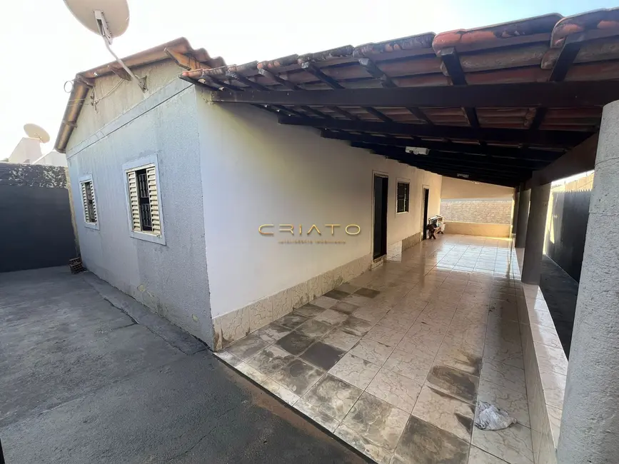 Foto 1 de Casa com 3 quartos à venda, 130m2 em Parque dos Pirineus, Anapolis - GO