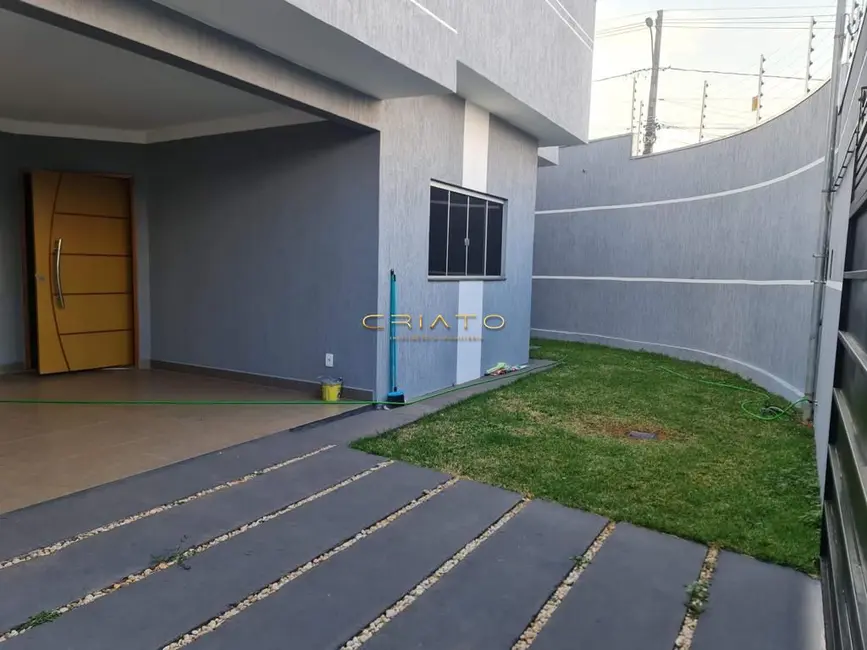 Foto 1 de Casa com 3 quartos à venda, 145m2 em Residencial Flor do Cerrado, Anapolis - GO