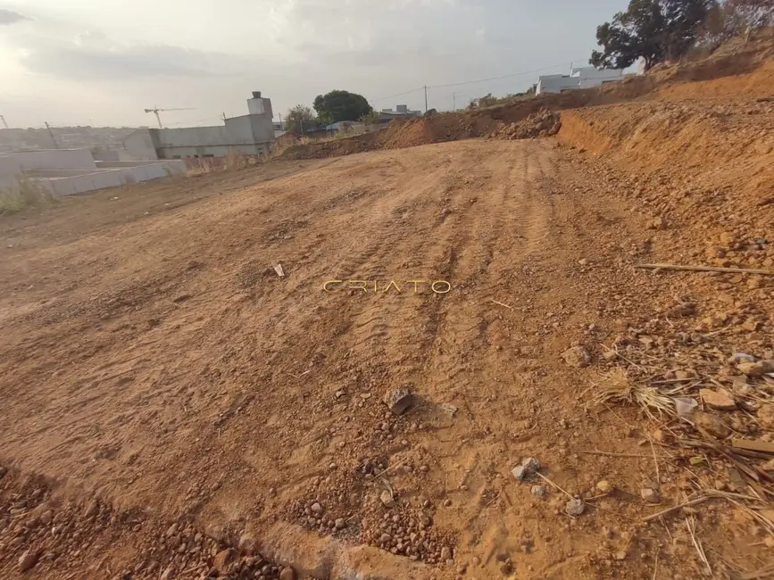 Foto 1 de Terreno / Lote à venda, 434m2 em Anapolis - GO