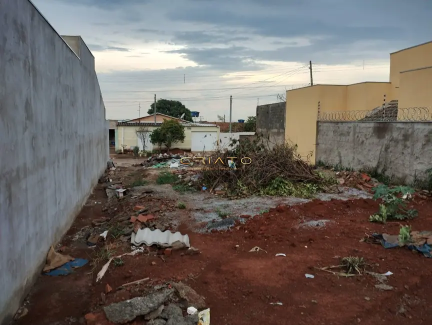 Foto 1 de Terreno / Lote à venda, 300m2 em Jardim Primavera 2ª Etapa, Anapolis - GO