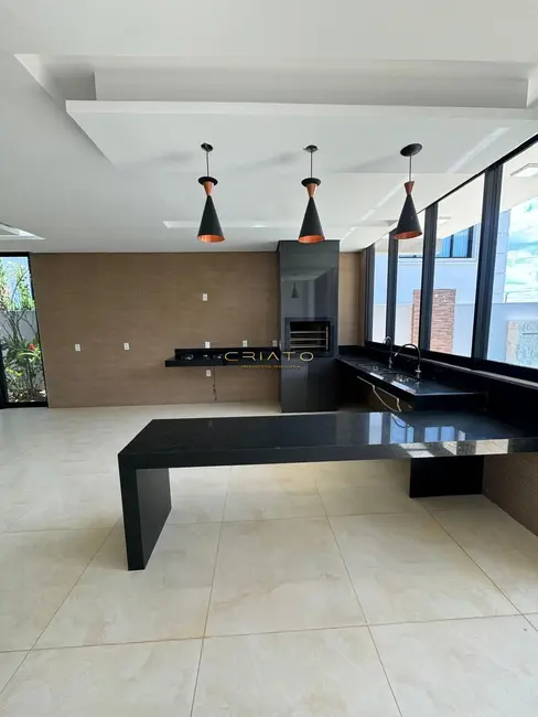 Foto 1 de Casa com 3 quartos à venda, 240m2 em Residencial Anaville, Anapolis - GO