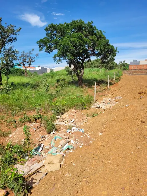 Foto 1 de Terreno / Lote à venda, 480m2 em Gran Ville, Anapolis - GO