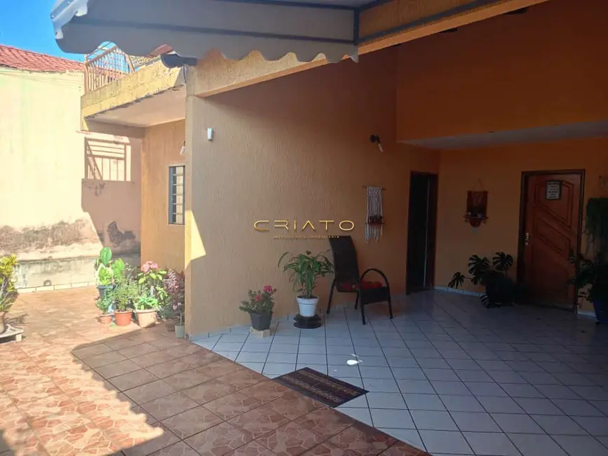 Foto 1 de Sobrado com 3 quartos à venda, 149m2 em Jardim Calixto, Anapolis - GO
