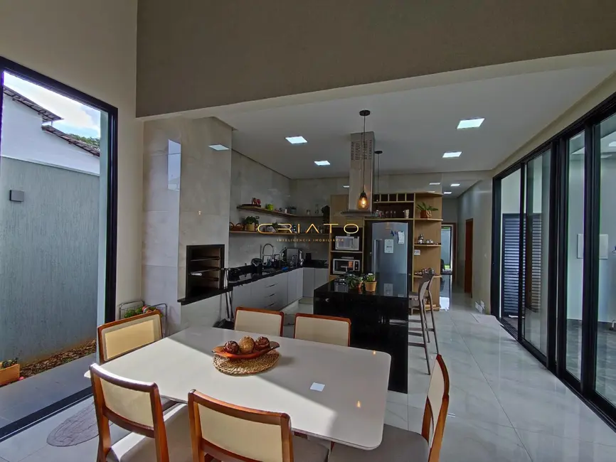 Foto 1 de Casa com 3 quartos à venda, 200m2 em Anápolis City, Anapolis - GO