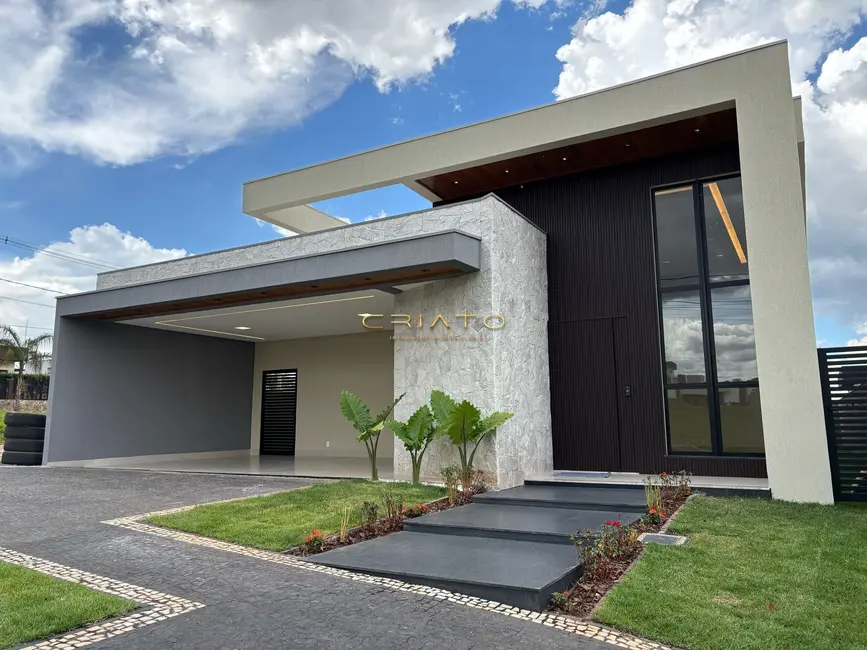 Foto 1 de Casa de Condomínio com 4 quartos à venda, 235m2 em Condomínio Residencial Grand Trianon, Anapolis - GO