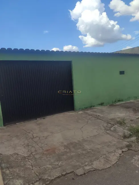 Foto 1 de Terreno / Lote à venda, 360m2 em Parque Iracema, Anapolis - GO