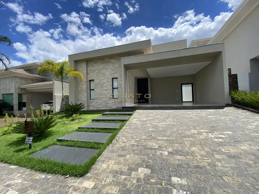 Casa com 3 quartos à venda, 250m2 em Residencial Sun Flower, Anapolis - GO - imagem 1 Foto 1 de Casa com 3 quartos à venda, 250m2 em Residencial Sun Flower, Anapolis - GO