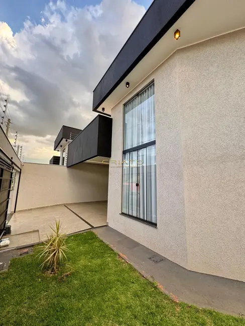 Foto 1 de Casa com 3 quartos à venda, 121m2 em Residencial Flor do Cerrado, Anapolis - GO