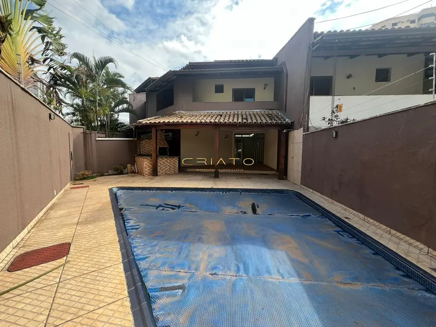 Foto 1 de Sobrado com 4 quartos à venda, 222m2 em Nova Suiça, Goiania - GO