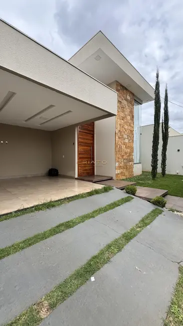 Foto 1 de Casa com 3 quartos à venda, 200m2 em Residencial Cerejeiras, Anapolis - GO