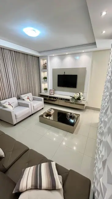 Casa com 3 quartos à venda, 179m2 em Parque Brasília 2ª Etapa, Anapolis - GO - imagem 2 Foto 2 de Casa com 3 quartos à venda, 179m2 em Parque Brasília 2ª Etapa, Anapolis - GO