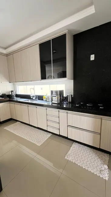 Casa com 3 quartos à venda, 179m2 em Parque Brasília 2ª Etapa, Anapolis - GO - imagem 6 Foto 6 de Casa com 3 quartos à venda, 179m2 em Parque Brasília 2ª Etapa, Anapolis - GO