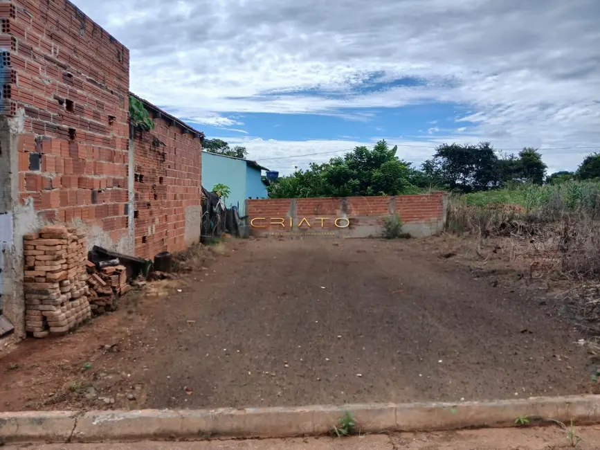 Foto 5 de Terreno / Lote à venda, 200m2 em Petrolina De Goias - GO