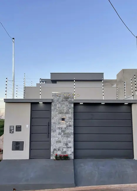 Casa com 3 quartos à venda, 105m2 em Anapolis - GO - imagem 1 Foto 1 de Casa com 3 quartos à venda, 105m2 em Anapolis - GO