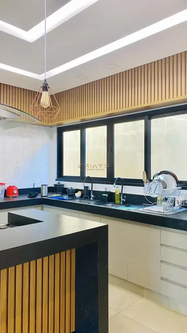 Foto 9 de Sobrado com 4 quartos à venda, 329m2 em Maracanã, Anapolis - GO