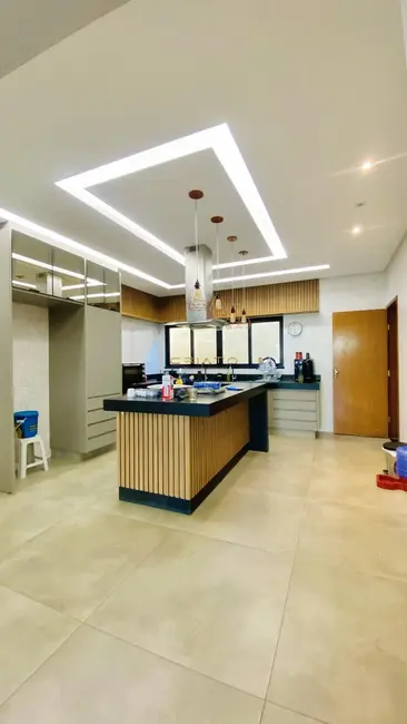 Foto 8 de Sobrado com 4 quartos à venda, 329m2 em Maracanã, Anapolis - GO