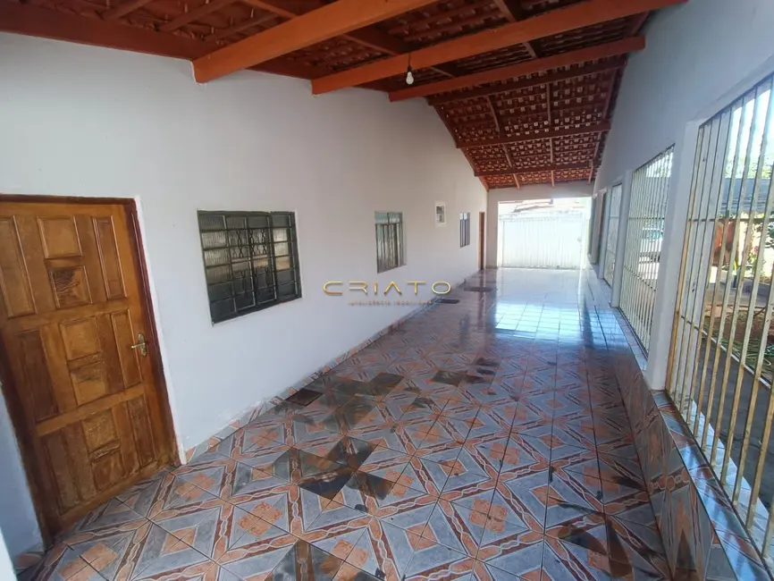 Foto 1 de Casa com 3 quartos à venda, 210m2 em Anapolis - GO