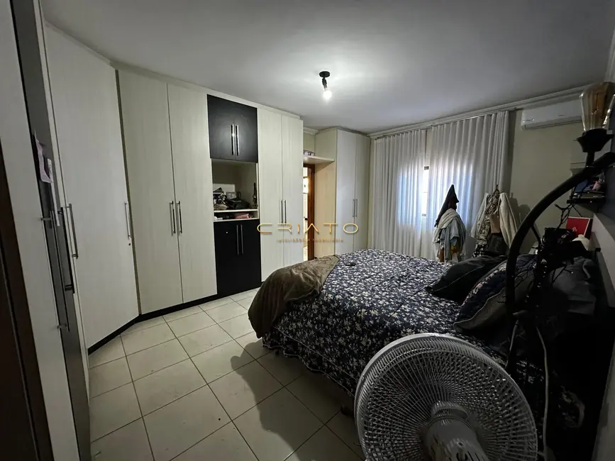 Foto 9 de Casa com 4 quartos à venda, 275m2 em Anápolis City, Anapolis - GO