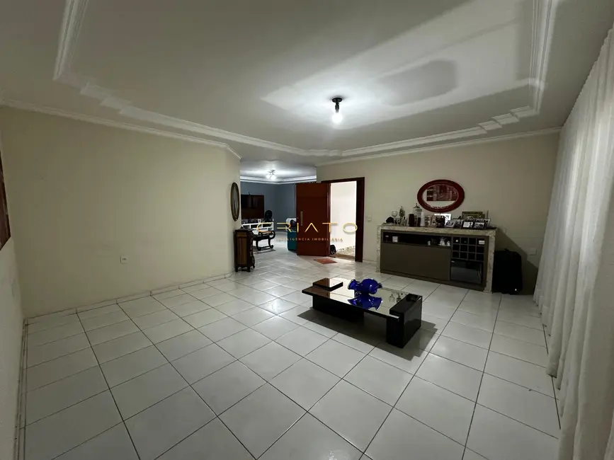 Foto 6 de Casa com 4 quartos à venda, 275m2 em Anápolis City, Anapolis - GO