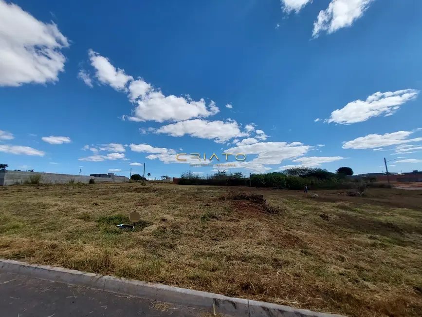Foto 2 de Terreno / Lote à venda, 900m2 em Privê Lírios do Campo, Anapolis - GO