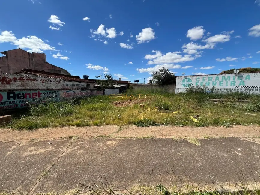 Foto 1 de Terreno / Lote à venda, 500m2 em Vila São Joaquim, Anapolis - GO